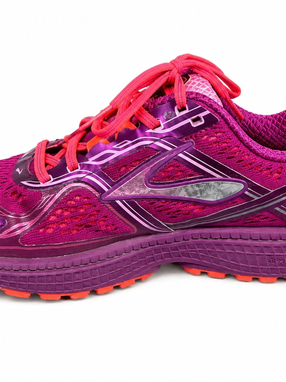 Women's Purple Running Sneakers with Pink Accents Ghost8 breathable size 7- 0840